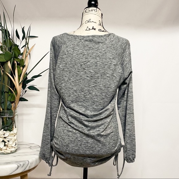 Venus Rash Guard - Picture 3 of 5